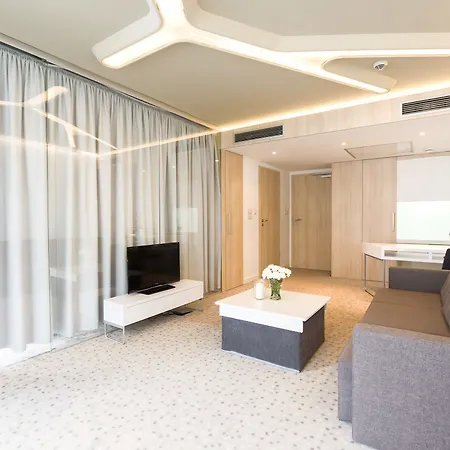 Апартаменти Vacationclub - Ultra Marine 36 *